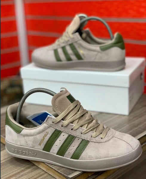 Baskets en daim Adidas Homme