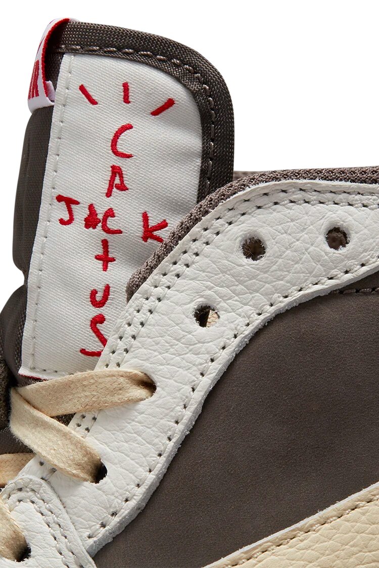 NIKE AIR JORDAN 1 LOW × TRAVIS