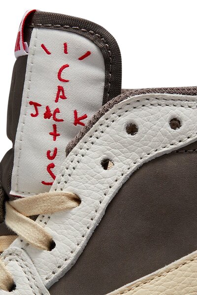 NIKE AIR JORDAN 1 LOW × TRAVIS