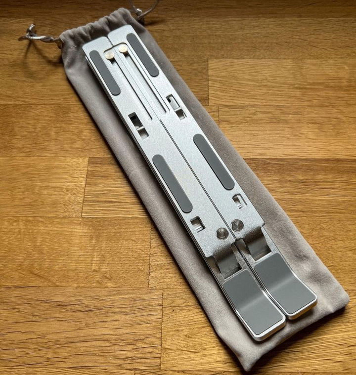 Aluminum laptop stand