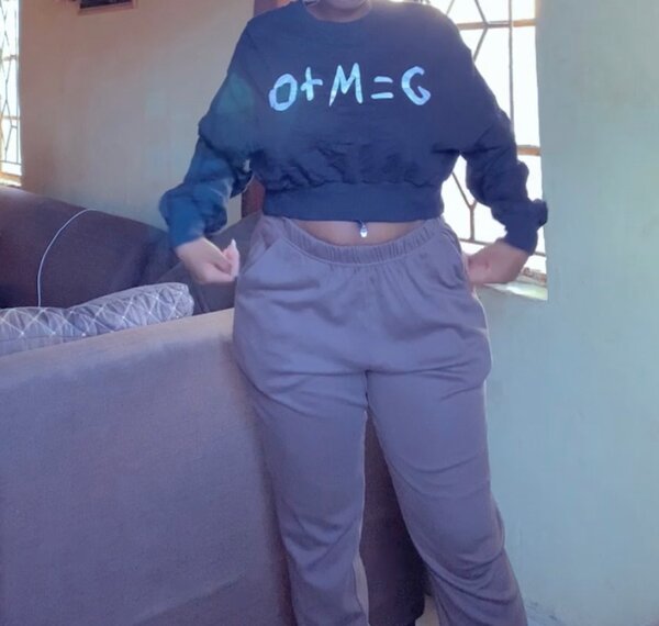 Sweatpants & cropped sweatshir