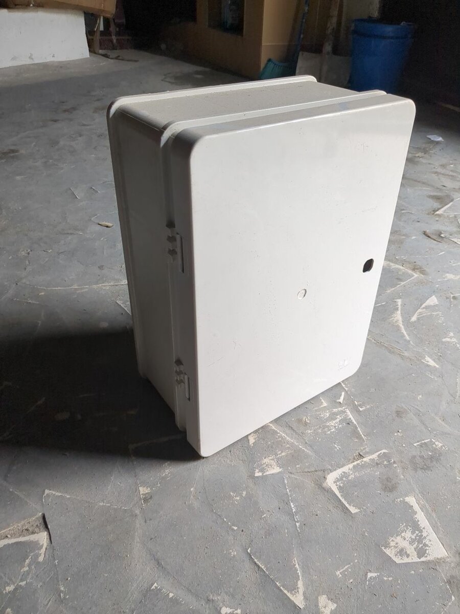 Coffret polyester 30x40