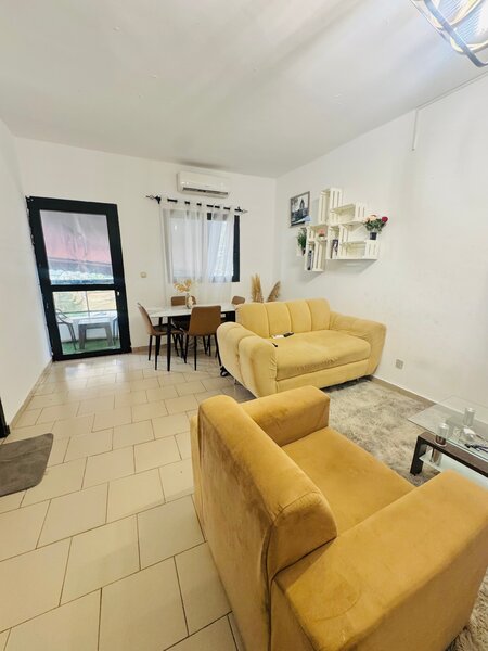 Canapé et fauteuils modernes