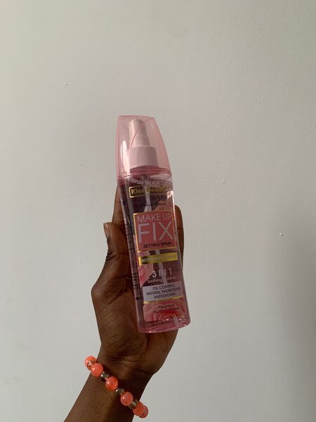 Spray fixateur maquillage 3-en-1