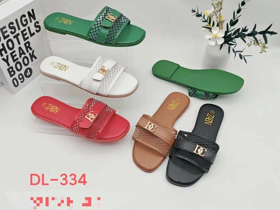 Sandales plates avec boucles