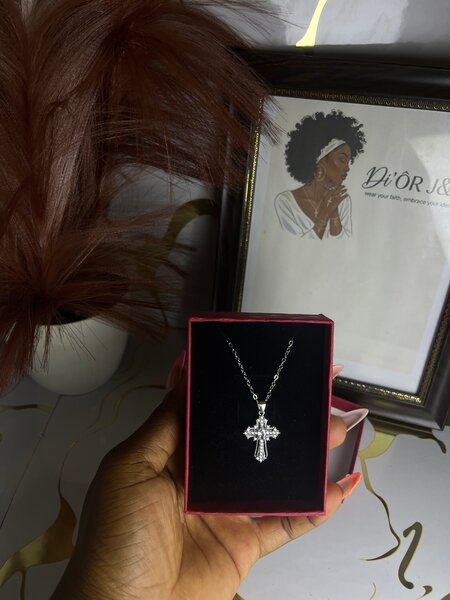 Collier Pendentif Croix Strass