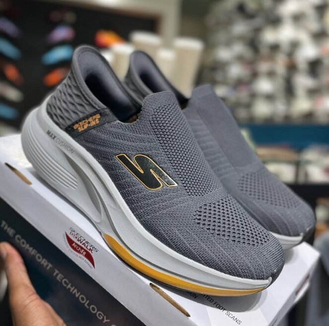 Stretchers sneakers grey