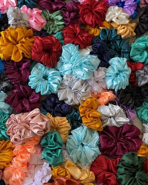 Chouchous en satin colorés