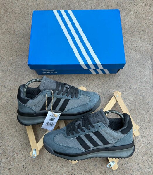 Baskets grises Adidas