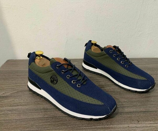 Baskets décontractées élégantes