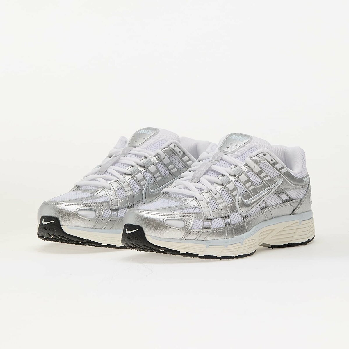 Nike p6000 argentées