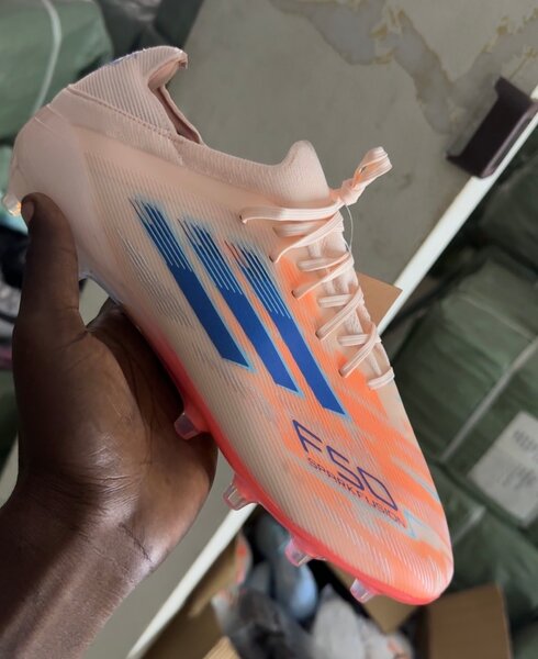 Chaussures de Football F50