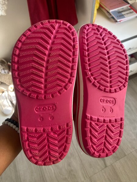 Pink Bayaband crocs