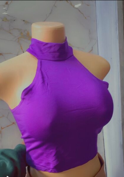 Top violet sans manches