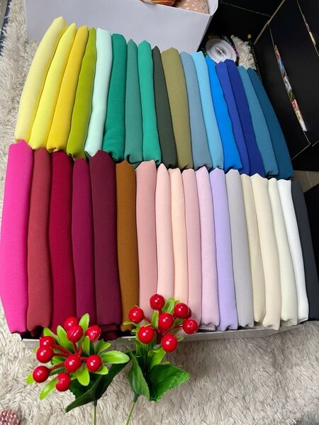 Lot de tissus colorés