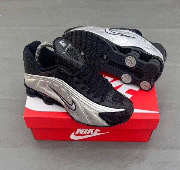 Chaussures Nike Shox