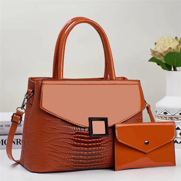 High-quality, stylish women's bag with an accessory