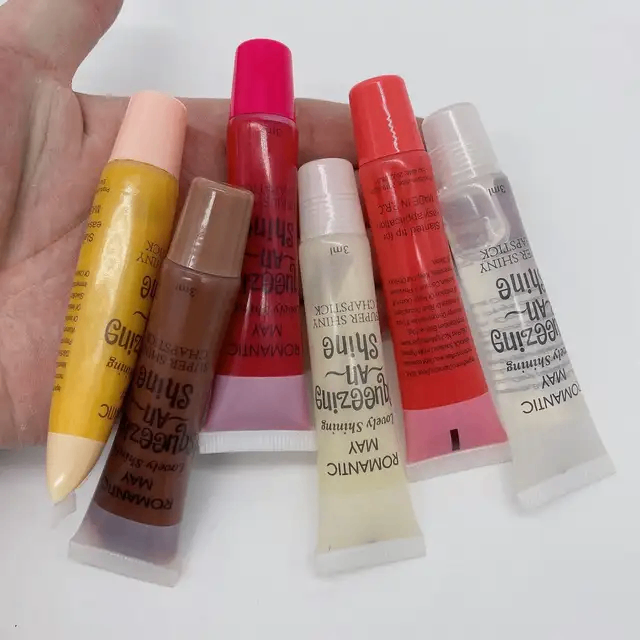 Brillant à lèvres hydratant 12