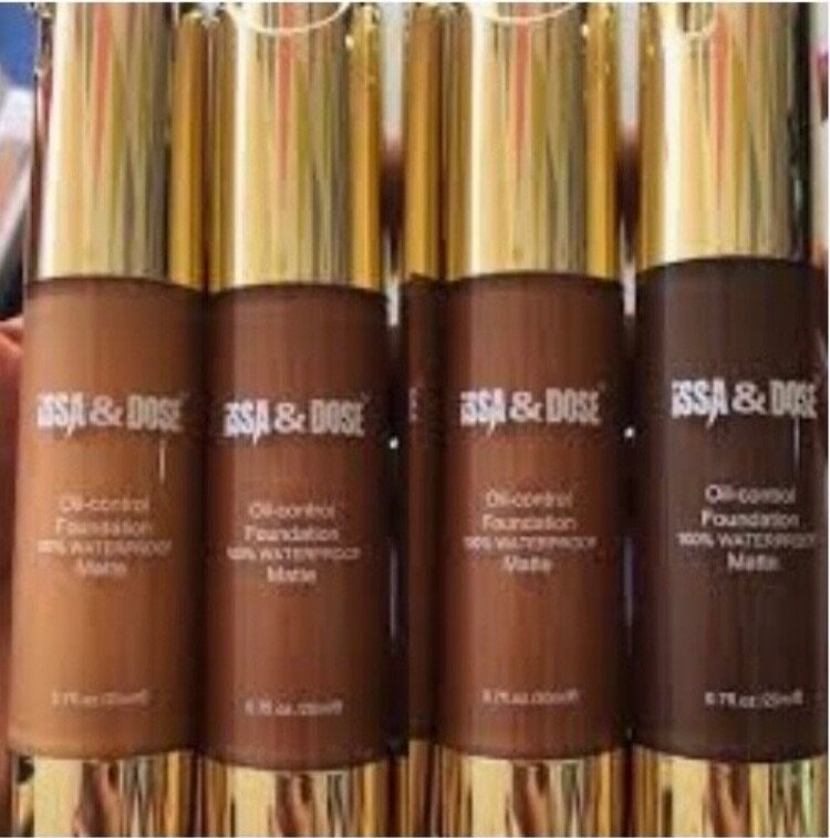 Fond de teint mat Issa & Dose