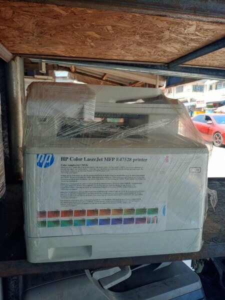 HP color laserjet MFP E47528 p