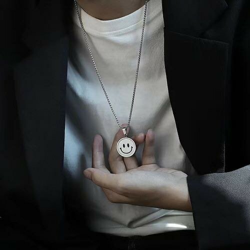 Hip Hop Spinning Smiley Pendant Necklace-silver