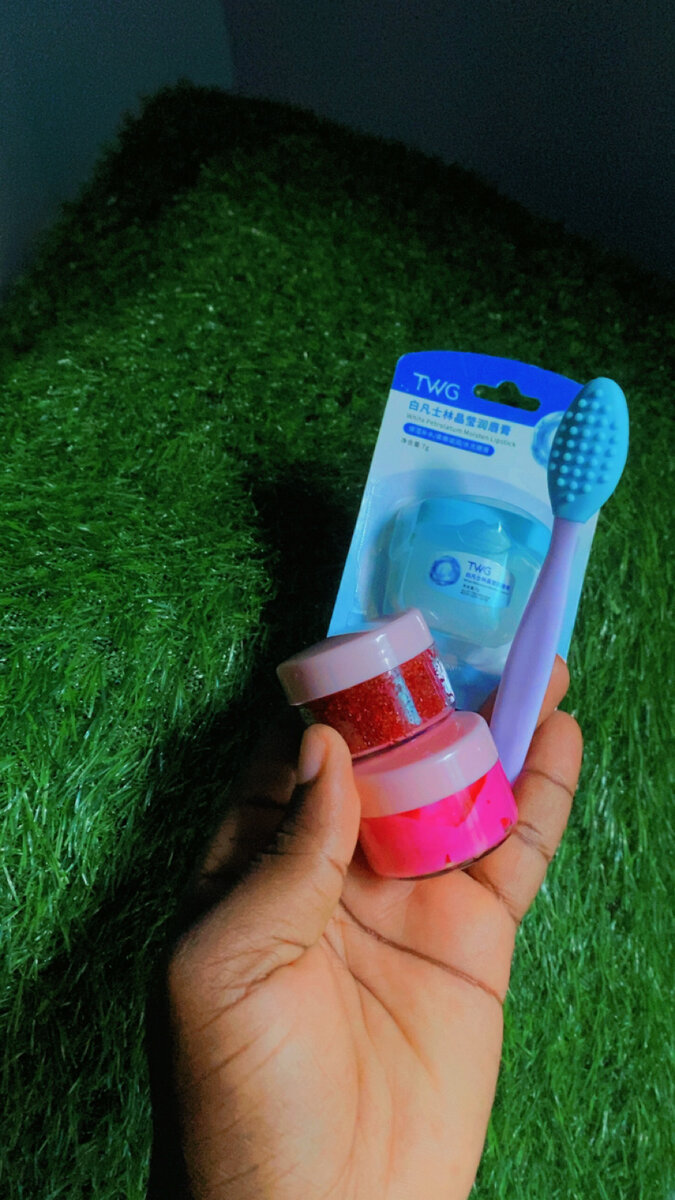 Ensemble de rouge à lèvres et applicateur