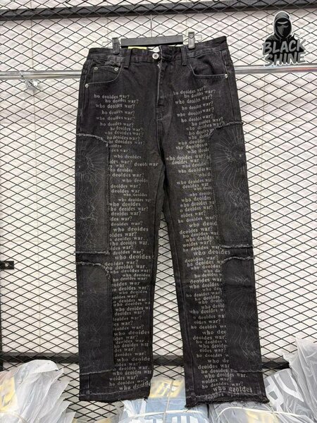 Jeans tendance croix et texte