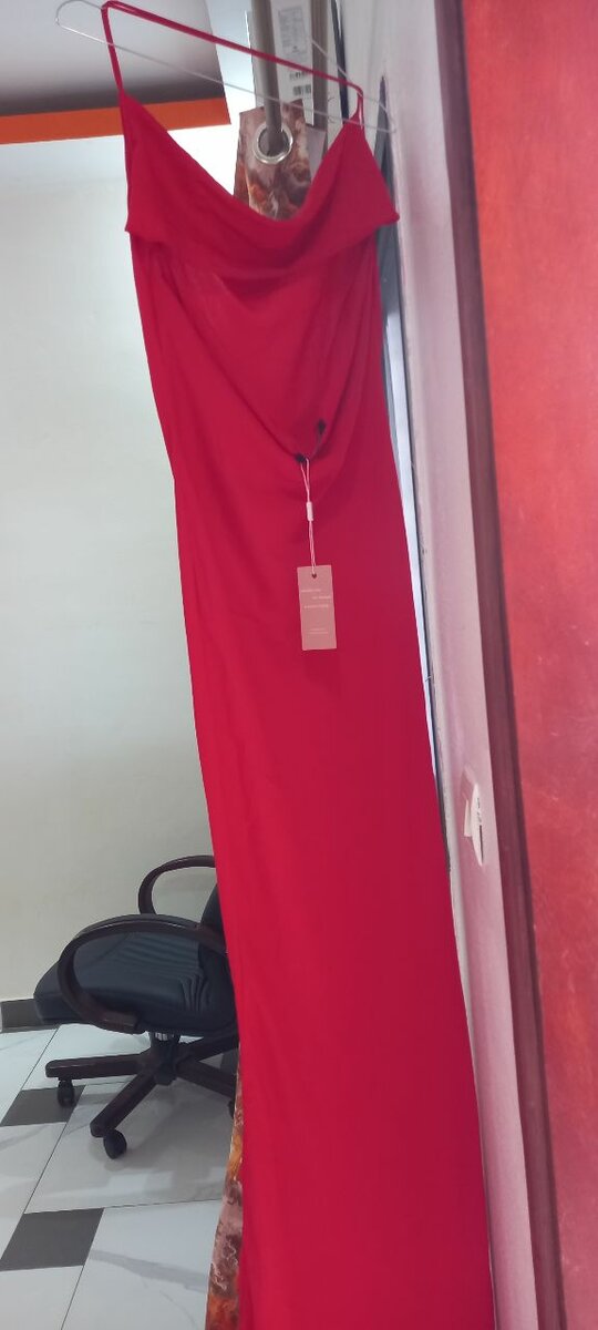 Robe longue rouge élégante