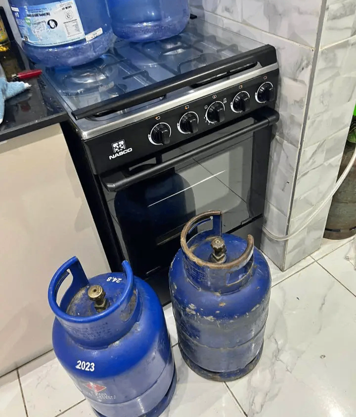 Four à Micro-ondes NASCO