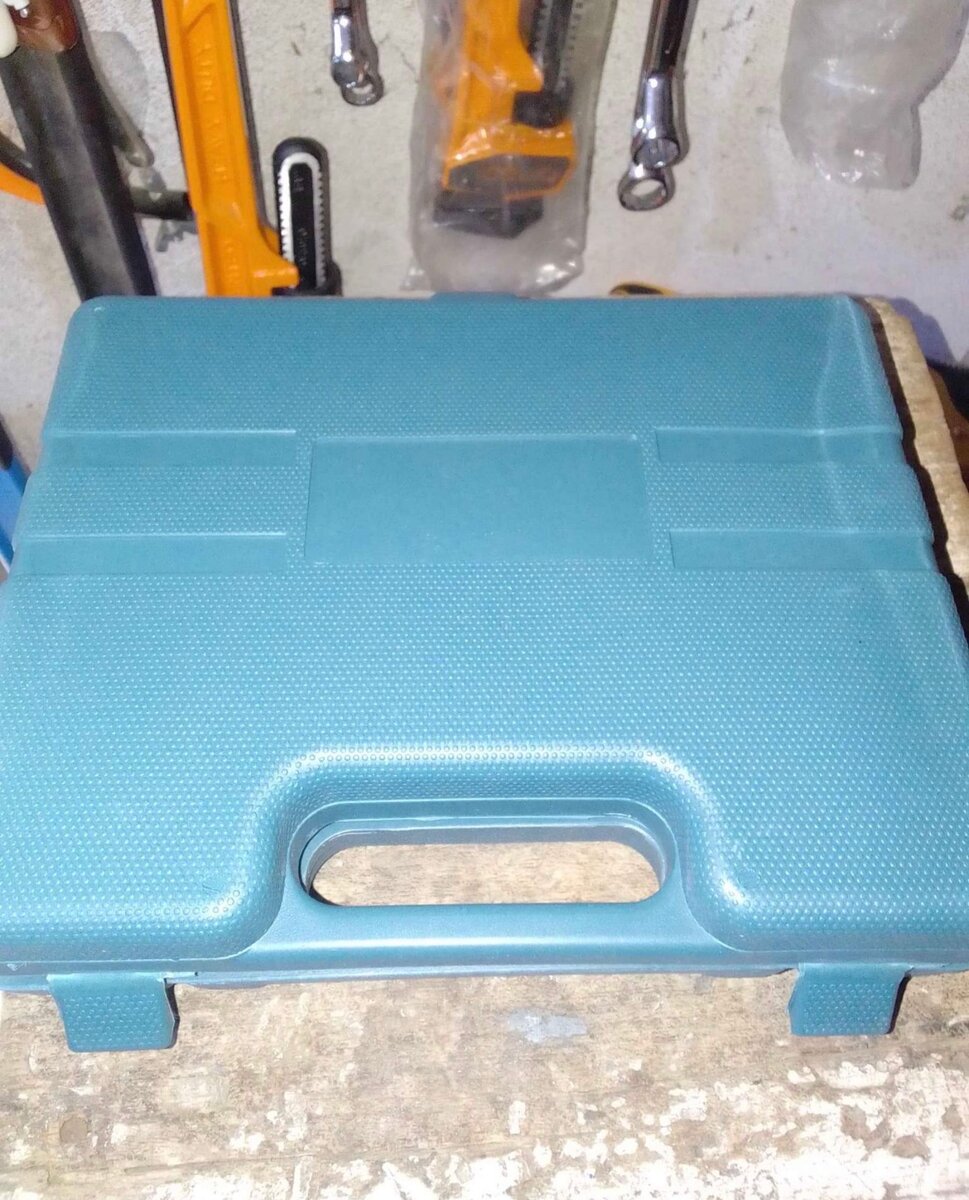 Boîte à outils complète avec outils