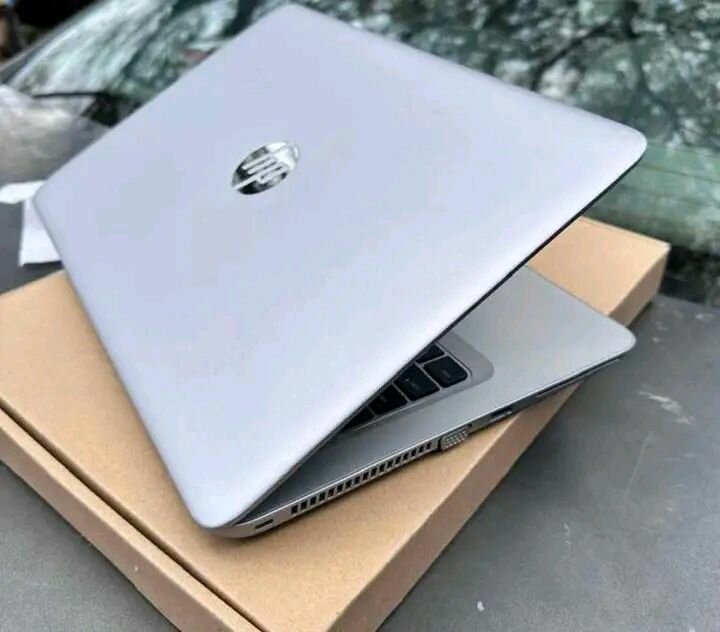 Ordinateur Portable HP Élégant