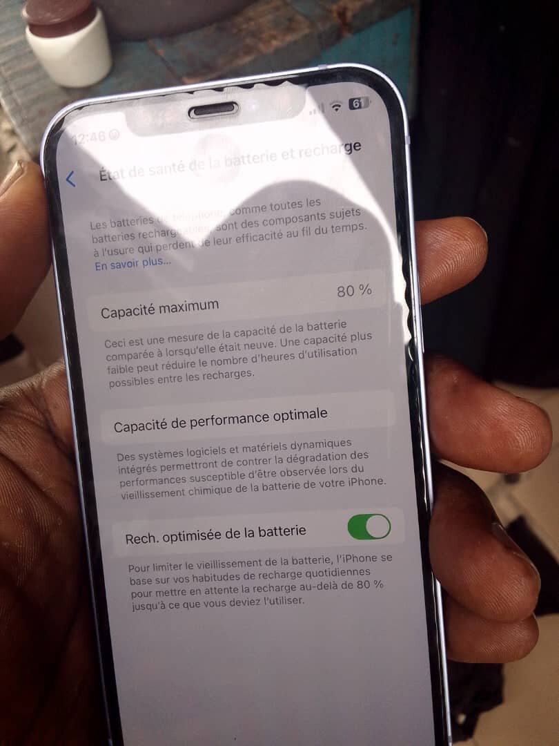 iPhone 12 64GB Bleu tou passe