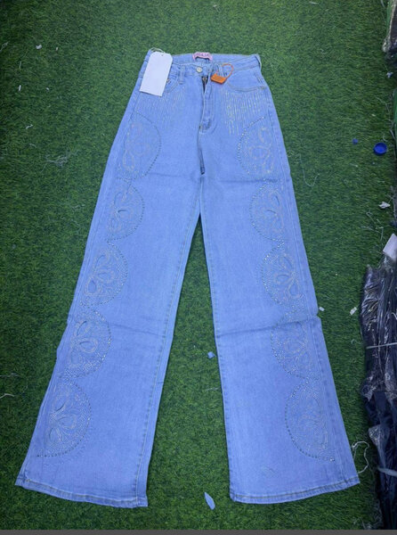 Jean femme perlé élégant