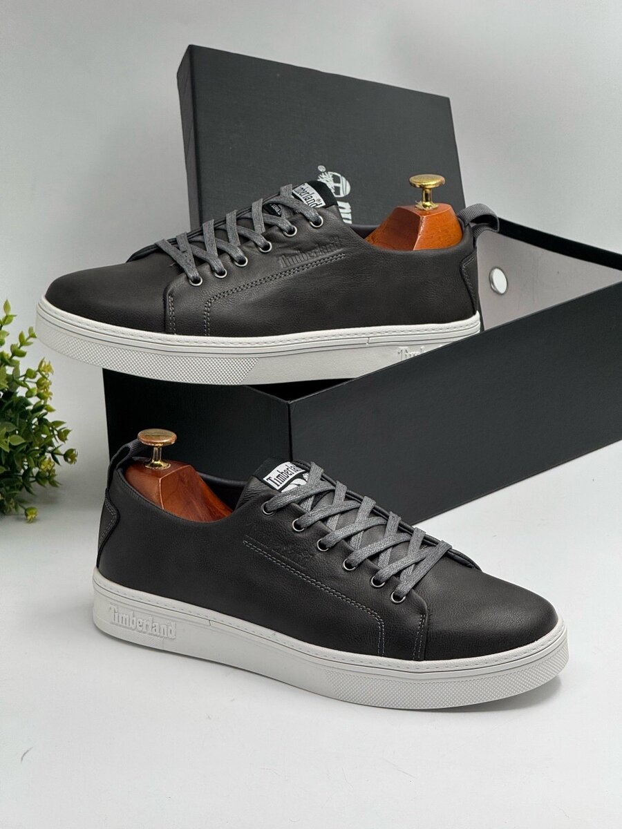 TIMBERLAND GREY AND WHITE