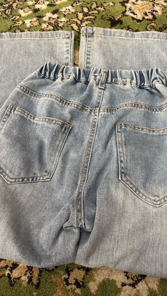 Джинсы на девочку лет 10,11