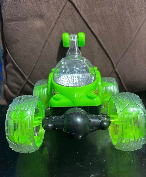 Voiture cascade télécommandée