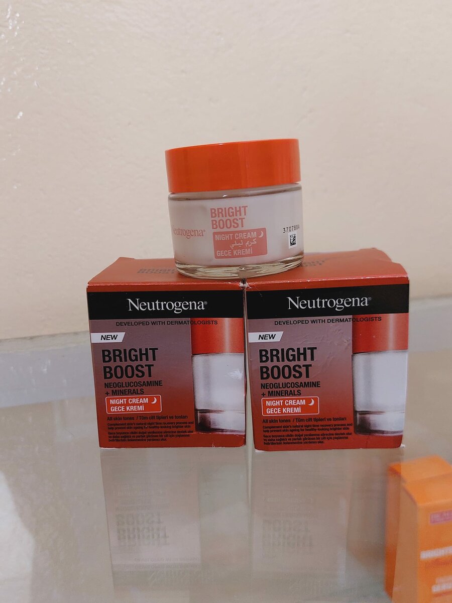 Neutrogena bright boost night cream