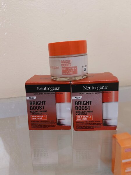 Neutrogena bright boost night cream