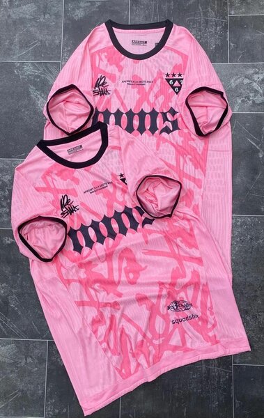 Maillots de football colorés