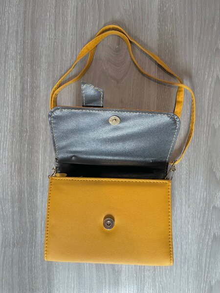 Ladies hand/Shoulder bags