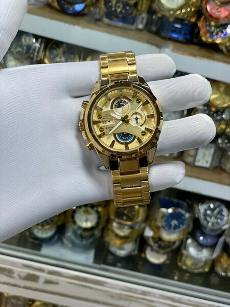 Casio Doré élégante & luxueuse