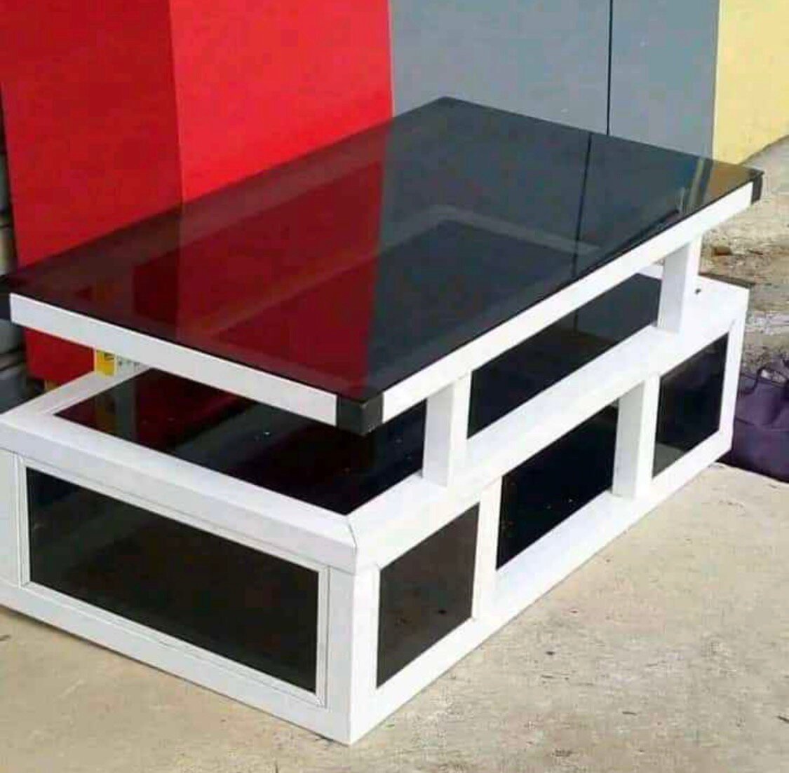 Table basse moderne en verre