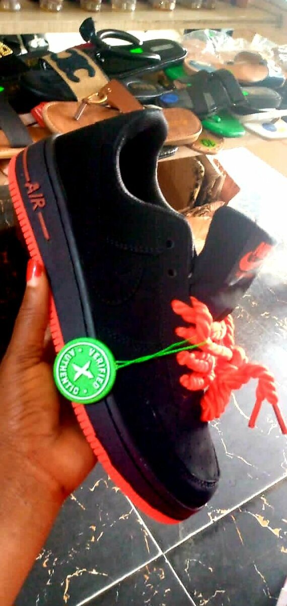 Nike Air Force -Sz 39-40