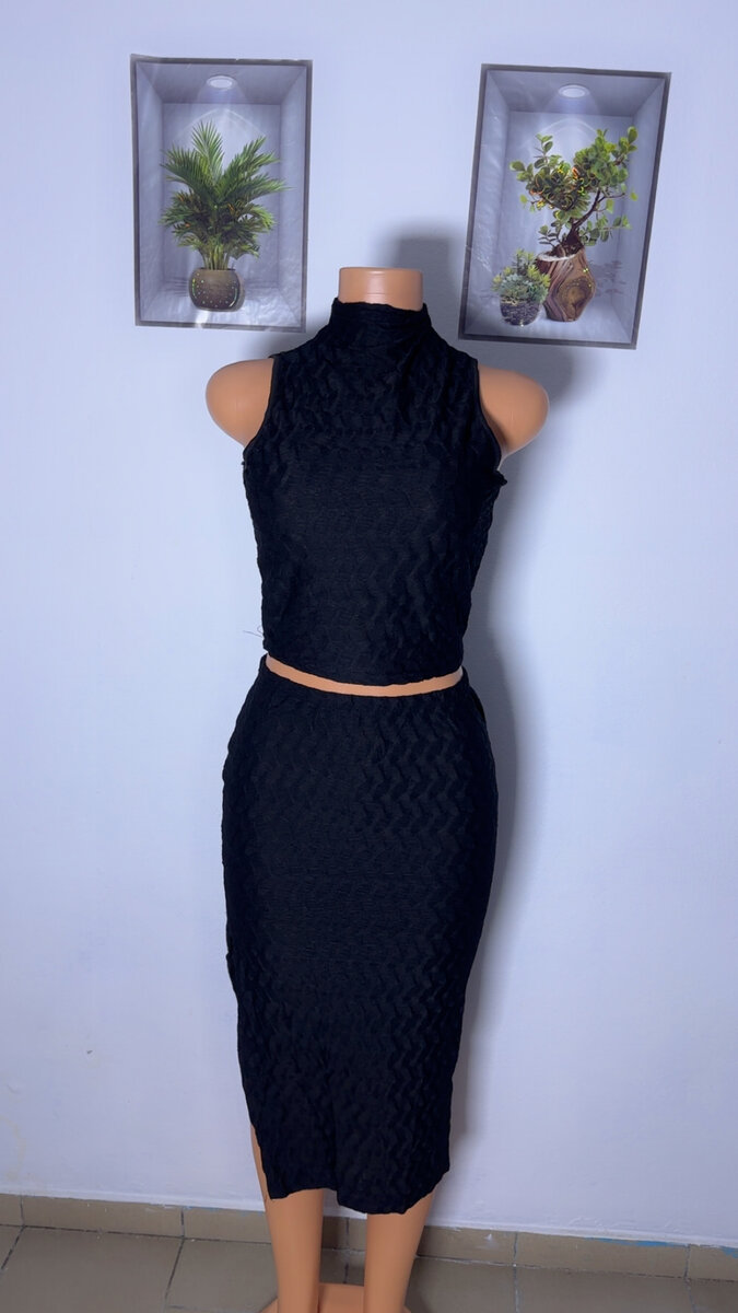 Ensemble jupe et haut noir élégant