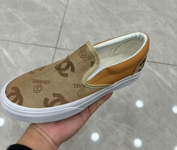 Vans chanel