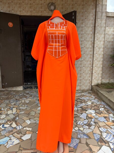 Robe longue orange élégante