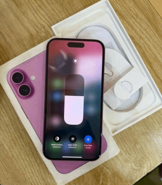 iPhone 16Rose