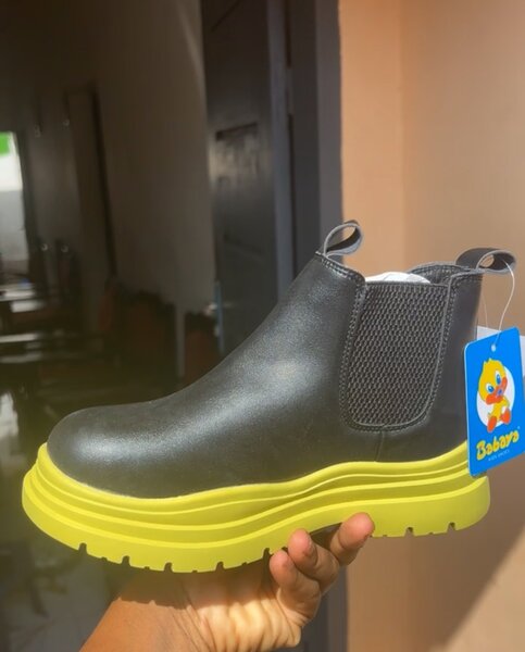 Boots enfant noir et jaune