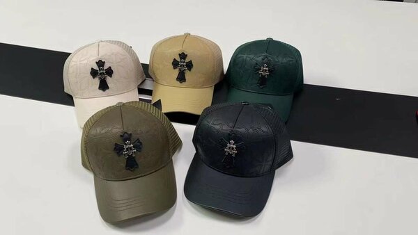 Casquettes de mode avec croix