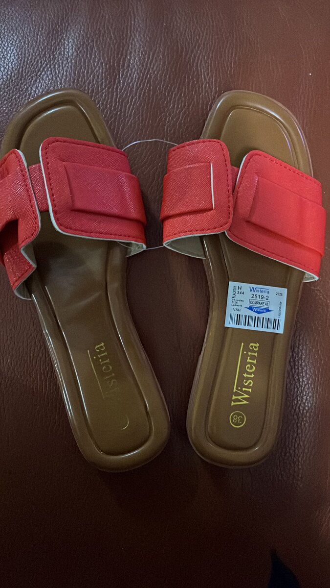 Sandales plates Wisteria élégantes